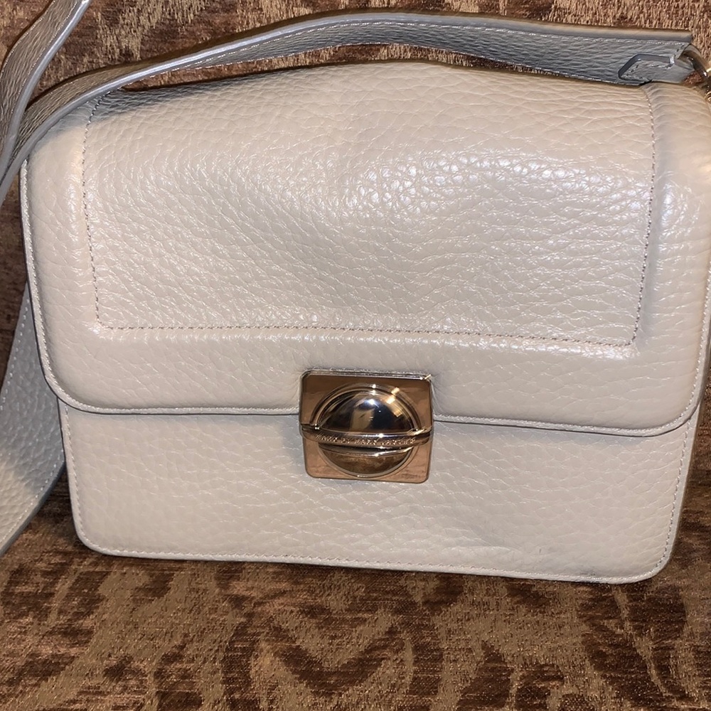 Marc Jacobs leather bag.